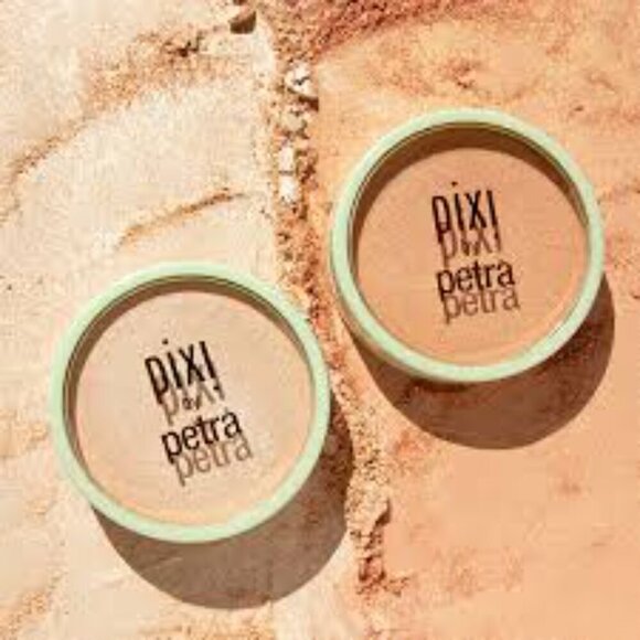 Pixi by Petra Creamy Gold Mineral Highlighter Powder - Picture 2 of 4